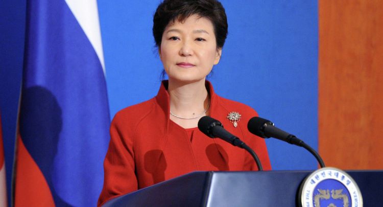 Президент Южной Кореи теряет власть, но сохраняет титул, дом и зарплату