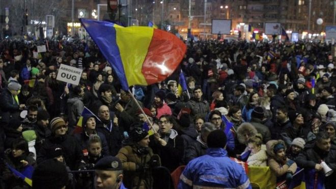 Протесты в Румынии: протестующие требуют принятия закона о коррупции