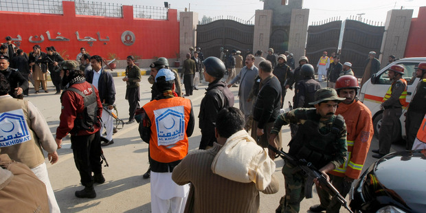 Талибы взяли ответственность за нападение на университет Пакистана