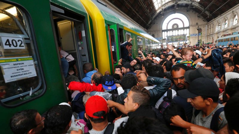 Кризис беженцев в Европе: в чем причина, разрушится ли Шенгенская зона