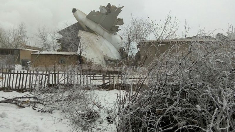 Крушение самолета в Бишкеке, новости: число жертв растет