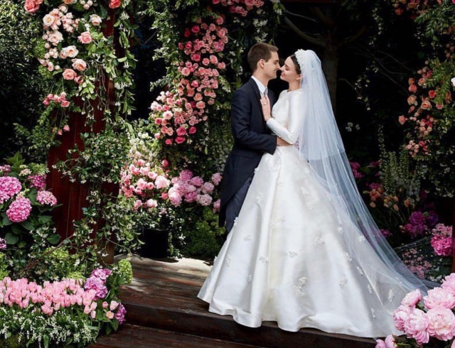 Бракосочетание Миранды Керр: красавица вышла замуж в платье Dior