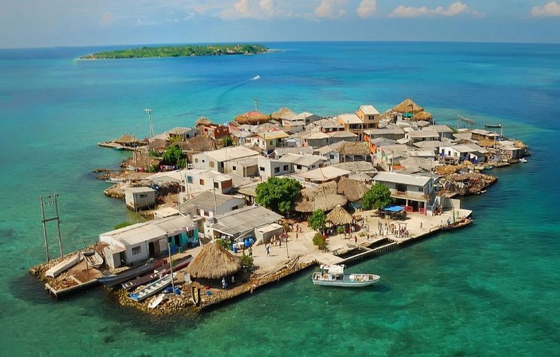 Опубликован список 10 самых густонаселенных островов в мире