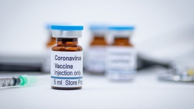Россия начинает испытания второй вакцины против COVID-19