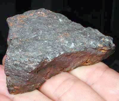 Богатые люди покупают метеориты. Илон Маск и Стивен Спилберг платят сотни тысяч евро за камень