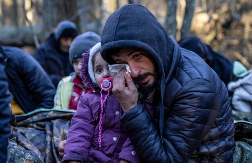 Мигранты, которые заплатили 3600 долларов, и оказались в ловушке на морозном краю Европы