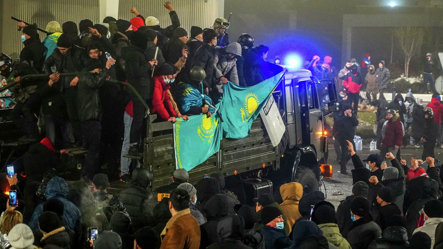 Последние новости Казахстана: Более 4400 арестов в Казахстане