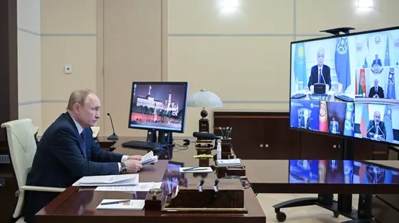 За беспорядками в Казахстане стоит иностранное вмешательство, утверждает Путин