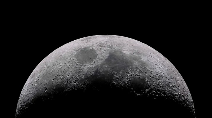 Идея 30-летней давности: взрыв Луны может решить наши проблемы