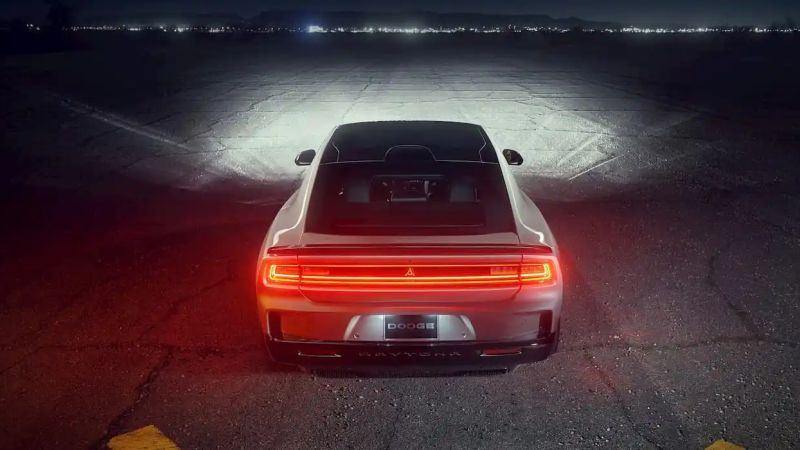 Dodge Charger Daytona: электрическая мощь и ностальгия по рёву моторов